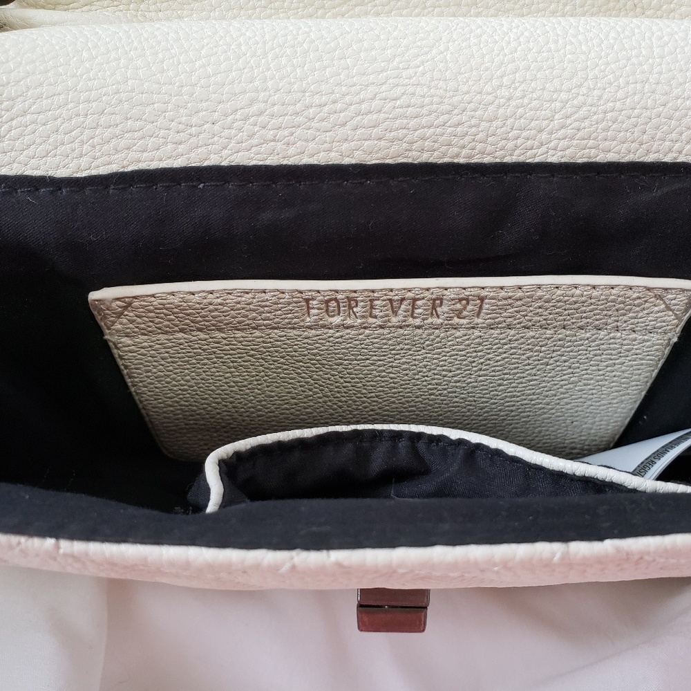 Forever 21 Cream Quilted Pattern Handbag - Picture 3 of 6